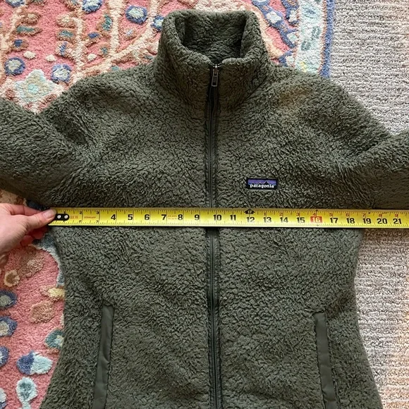 Patagonia Green Teddy Jacket with High Collar - Picture 3 of 15
